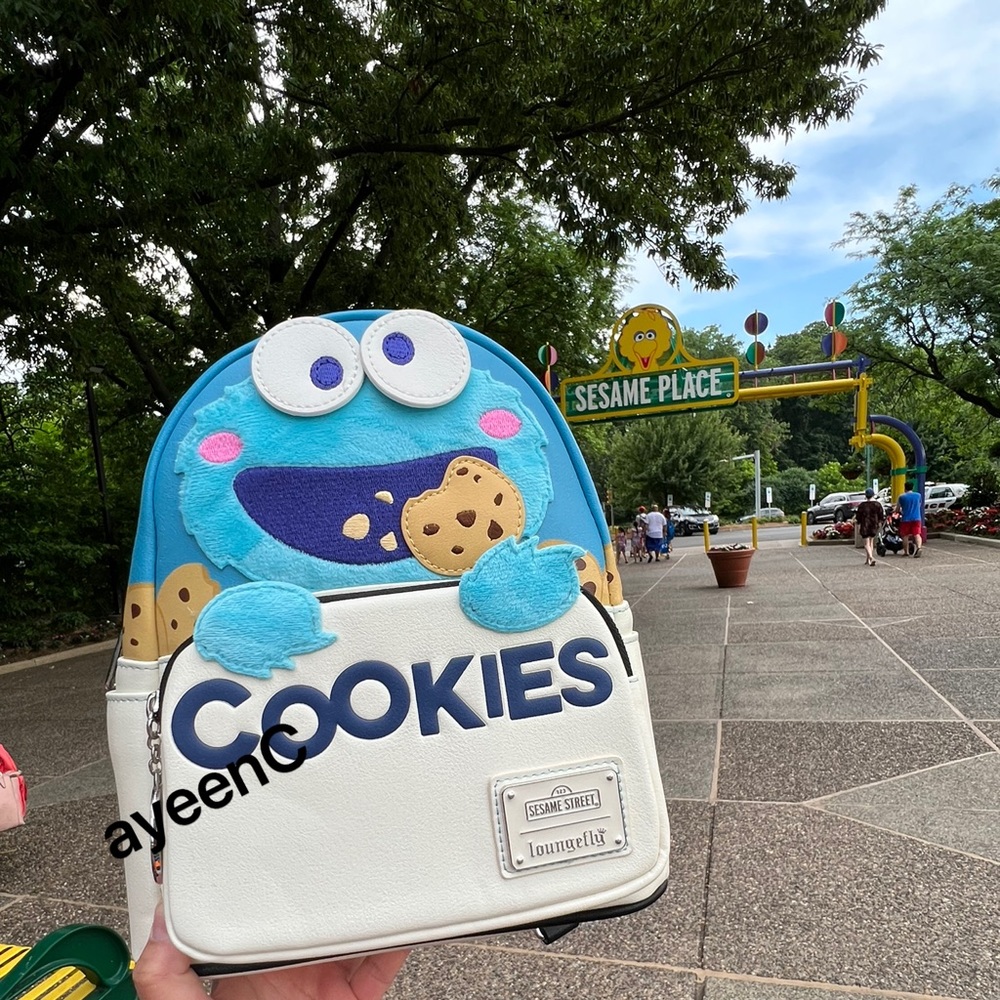 Loungefly Sesame Street : Cookie Monster